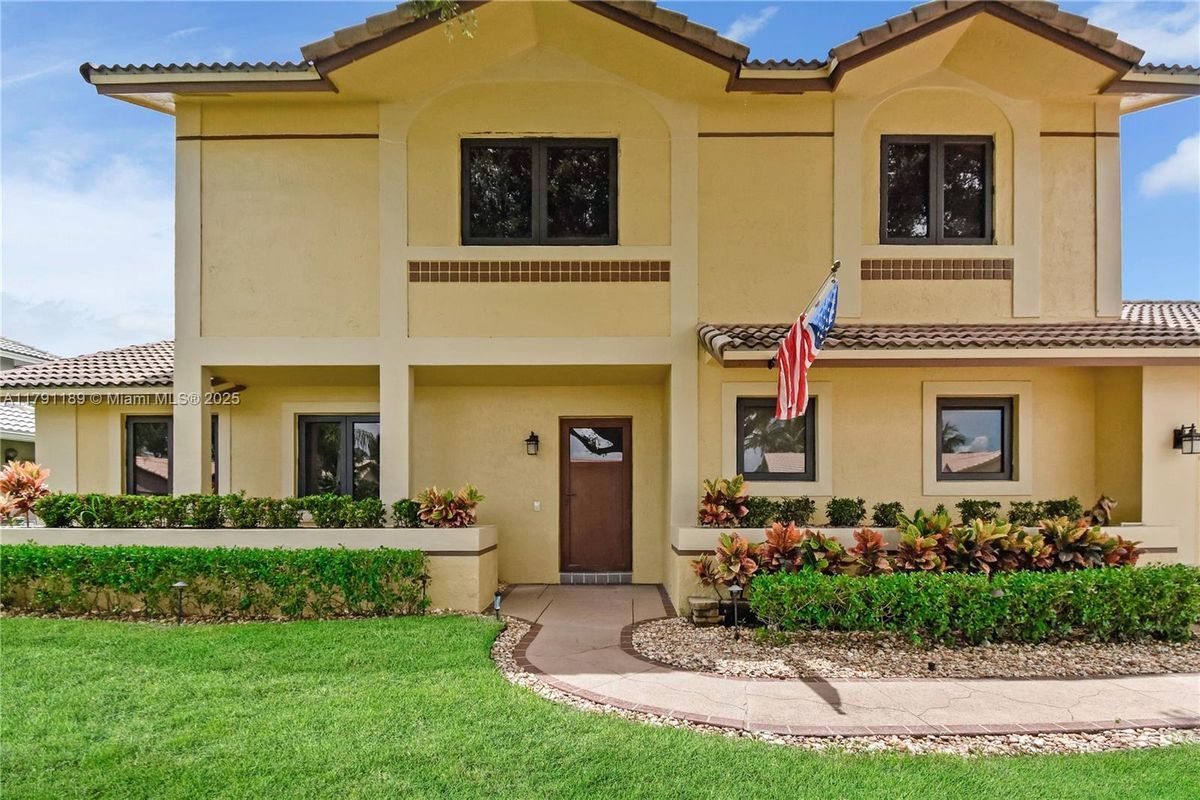 Foto principal - 14950 Featherstone Way