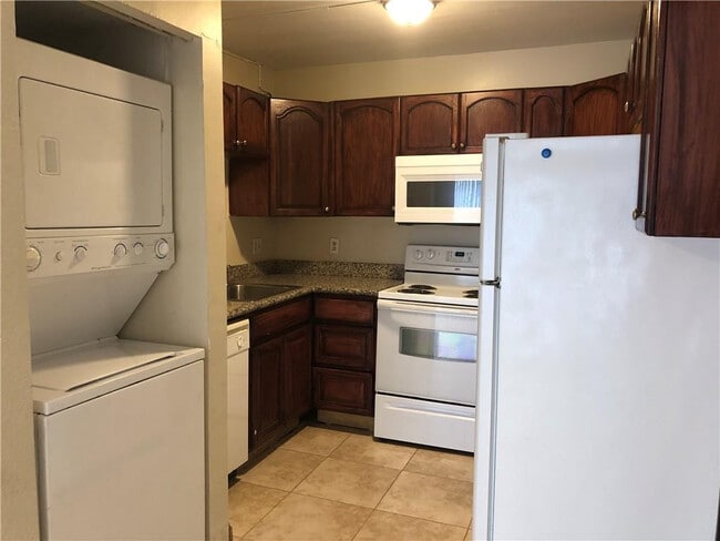 Building Photo - 11034 Royal Palm Blvd