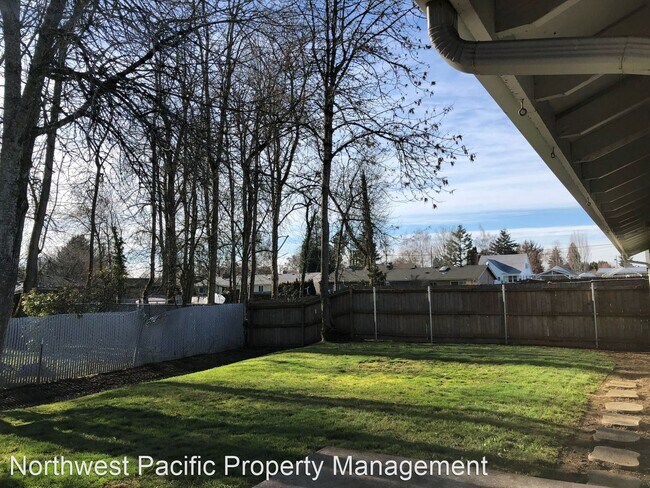 Building Photo - 3 br, 2 bath House - 4250 Terraza Court NE