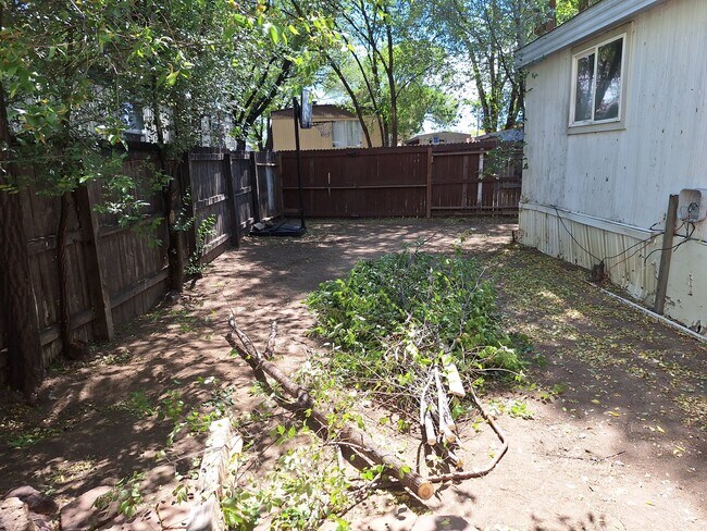 Foto del edificio - 512 Windsor Ln