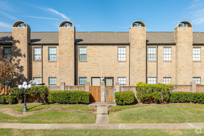 9800 Pagewood Ln - Westchase Forest Townhomes