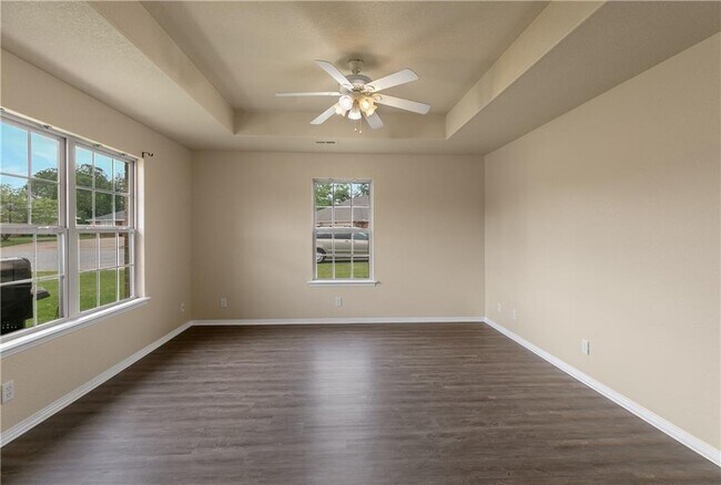 Building Photo - 750 Appleridge Dr