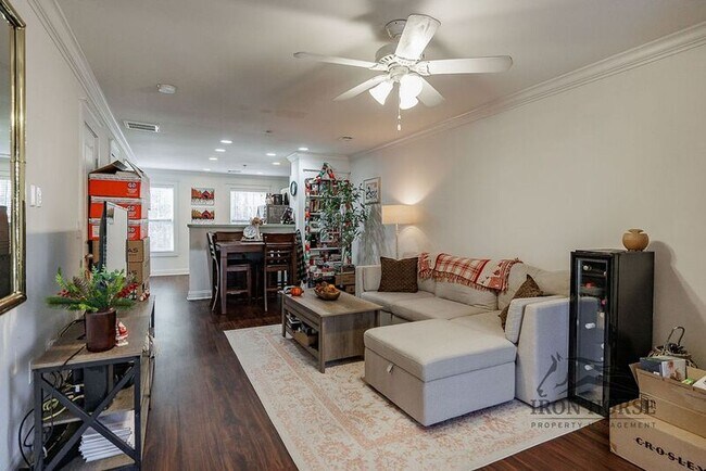 Foto del edificio - 1035 Barnett Shoals Rd