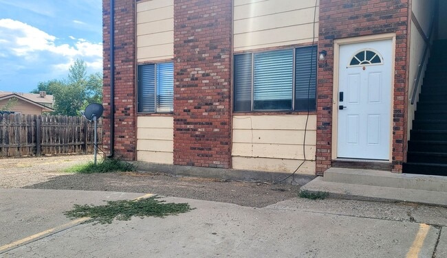 quiet cul-de-sac, new carpet, paint and ap... - quiet cul-de-sac, new carpet, paint and ap... Apartment
