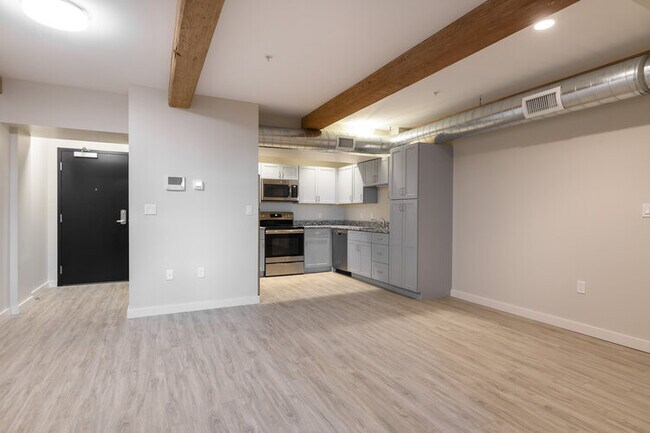 Building Photo - 10 Plimpton Ave