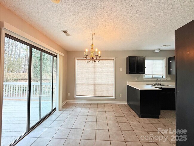 Foto del edificio - 6924 Long Needles Dr