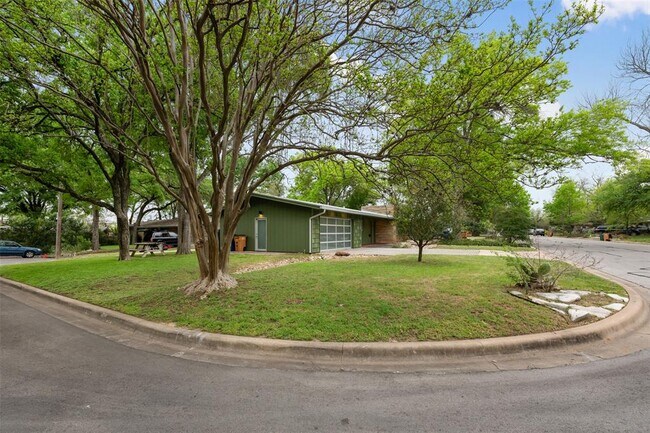 Building Photo - 2314 Westforest Dr
