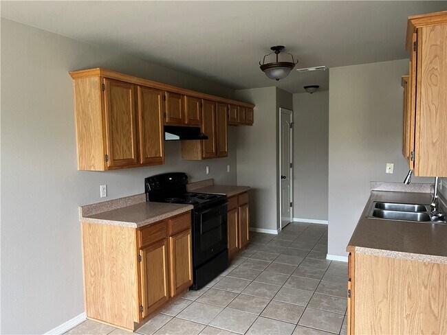 Foto del edificio - 121 Willow Dr