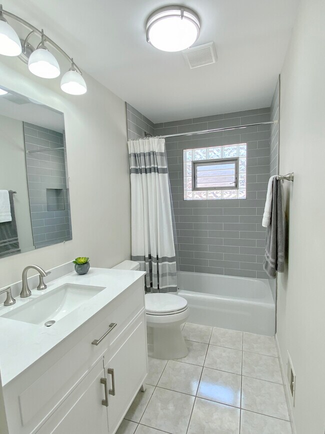 Foto del edificio - 2242 Eastview Dr