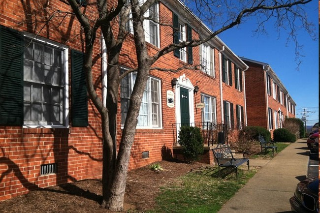 Foto del edificio - Berkshire and Barter Court Apartments