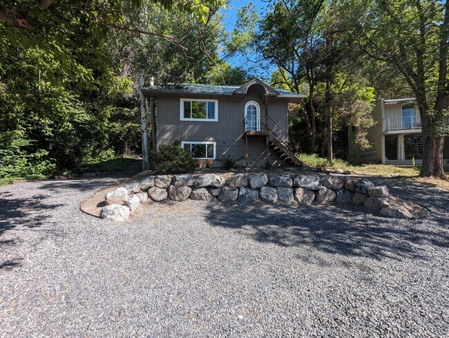 Foto del edificio - 855 Canyon Rd