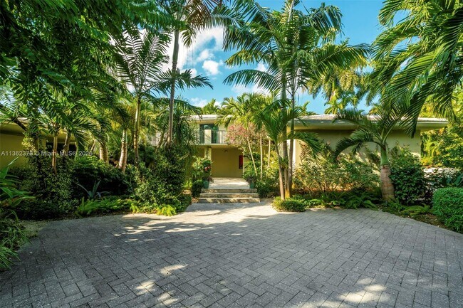 Building Photo - 250 W San Marino Dr