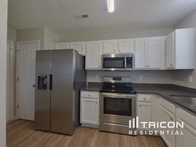 Foto del edificio - 1221 Grace Ct