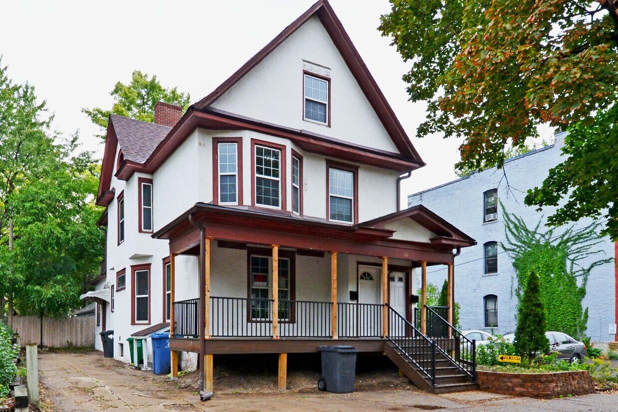Foto principal - 511 5th Ave SE