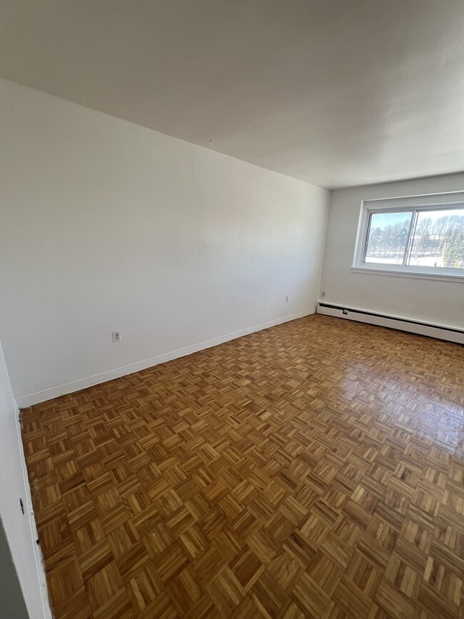 Building Photo - 2448 Carling Ave