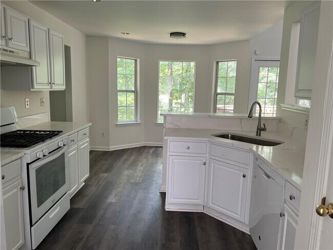 Foto del edificio - 6420 N Glen Dr