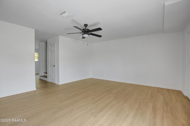 Foto del edificio - 109 Courtney Dr