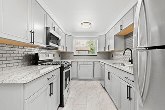 Building Photo - 84 Pasadena St