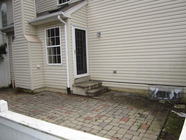 Building Photo - 1660 Rockcress Dr