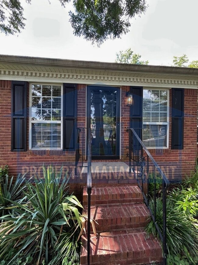 Building Photo - Two bedroom townhome in Downtown Cleveland!