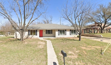 Building Photo - 605 S Ridgeway Dr