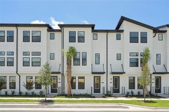 Building Photo - 15219 Hamlin Pk Dr