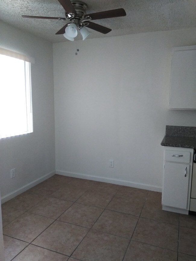 The Sunset Apartments Bakersfield, CA