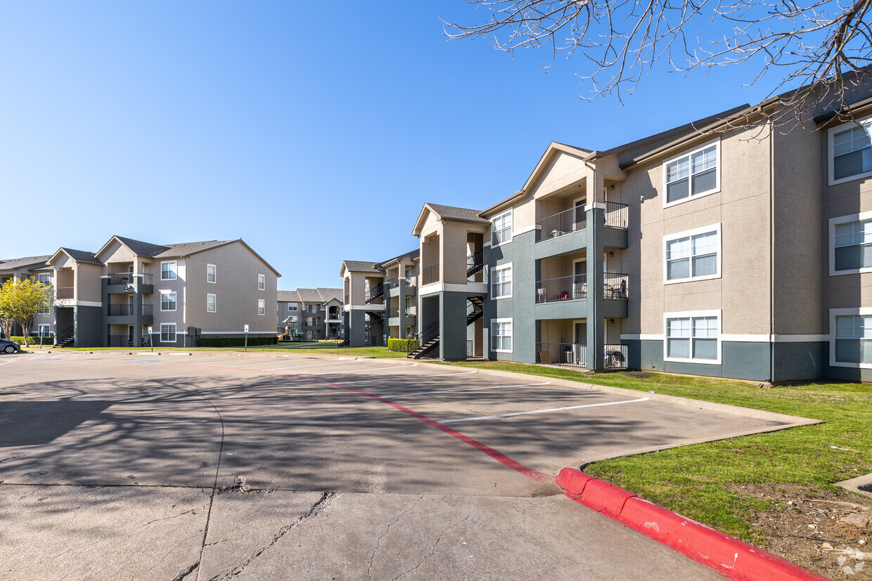 Primary Photo - Mayfield Park Apartments