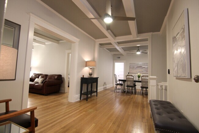 Foto del edificio - 907 E 39th St