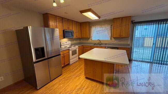 Building Photo - Well Maintained, 3 Bed/2.5 Bath with Office!, Pride of Ownership Home In Silver Creek