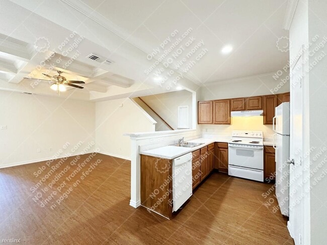 Building Photo - 3 br, 2 bath Townhome - 5007 Summit Wood 1 1