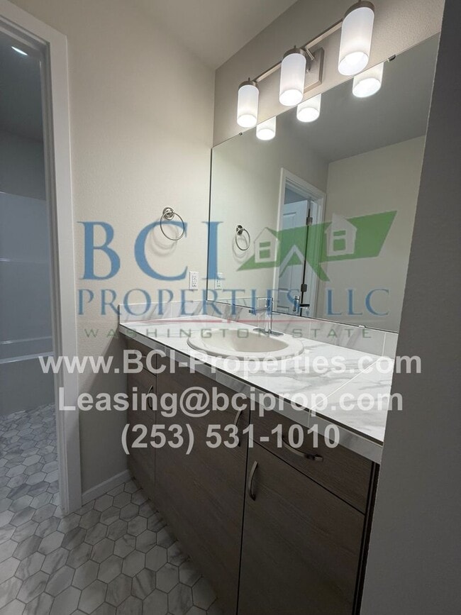 Foto del edificio - BRAND NEW 4 BEDROOM HOME JUST LISTED FOR R...