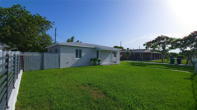 Building Photo - 7410 SW 37th St