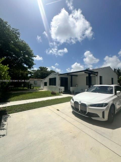 Foto del edificio - 821 NE 121st St