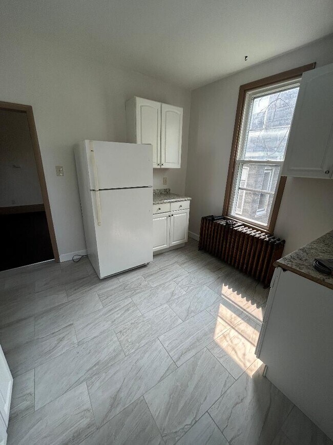 Foto del edificio - 365 Allison Ave