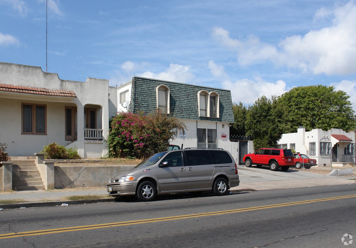 Building Photo - 4044 Euclid Ave