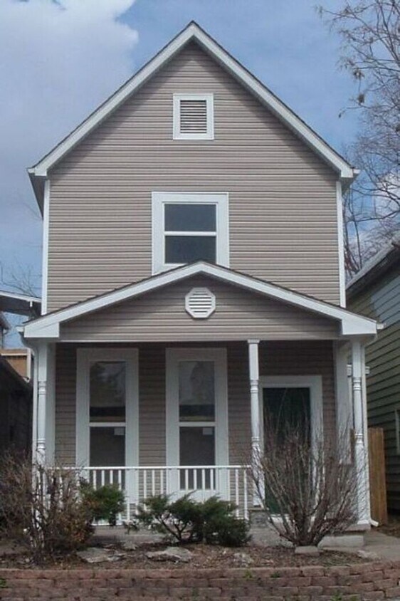 Primary Photo - 2453 W Franklin St