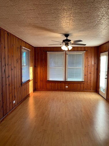 DEn - 200 N Carol St