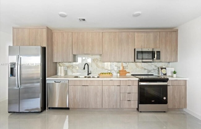 Building Photo - 26130 SW 139th Ave