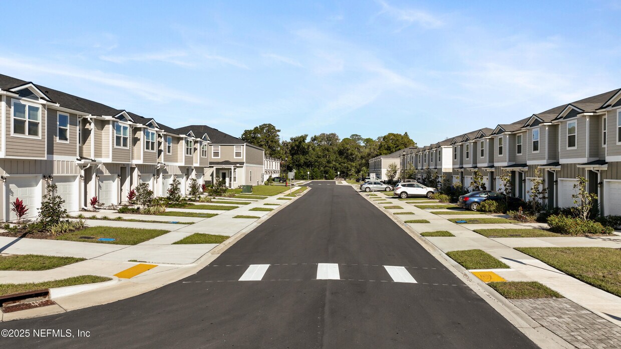 Foto principal - 89 Zaragoza Dr