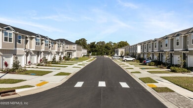 Building Photo - 89 Zaragoza Dr