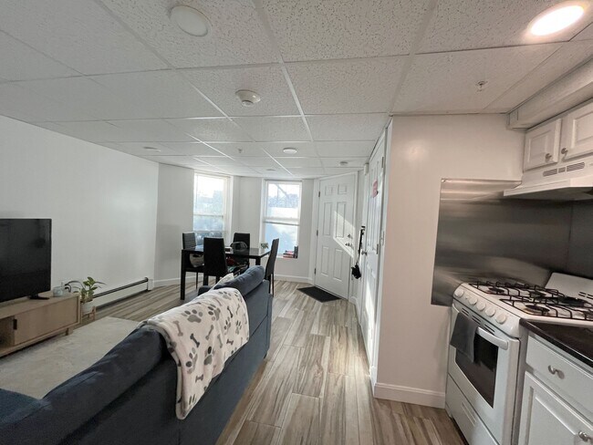 Foto del edificio - 376 Riverway