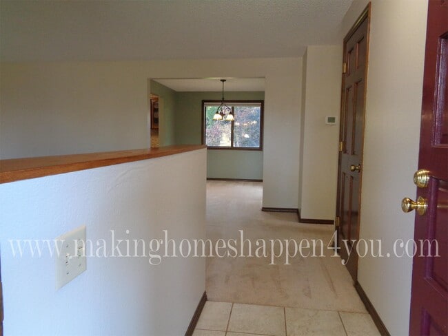 Building Photo - 5521 Kafir Dr NE