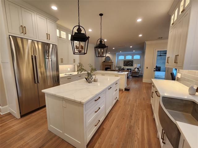 Building Photo - 401 Fall Creek Dr