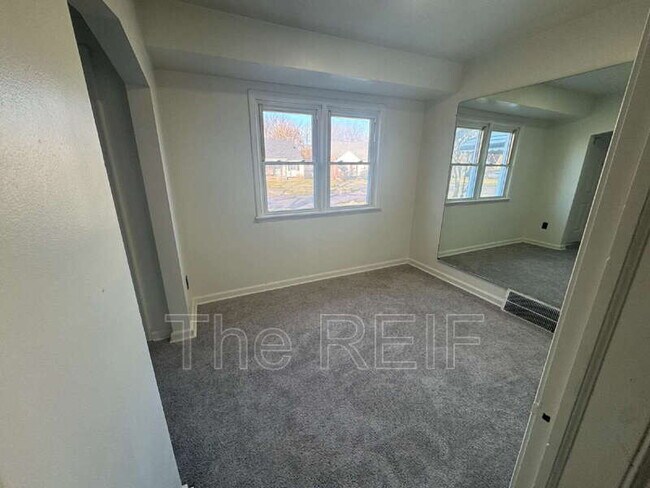 Foto del edificio - 12600 Duchess St