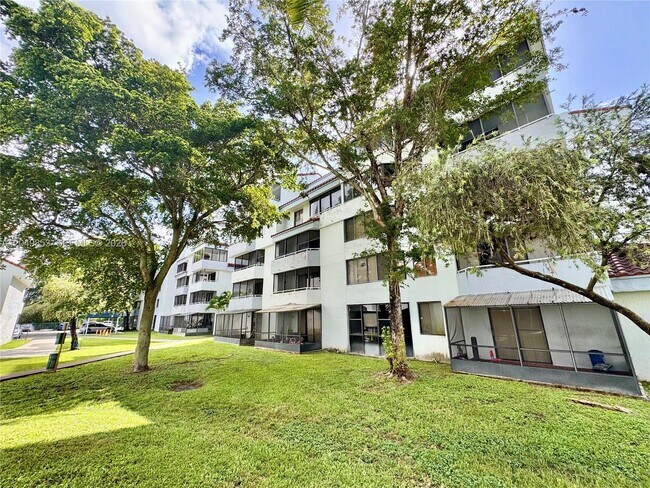Building Photo - 8215 SW 152nd Ave