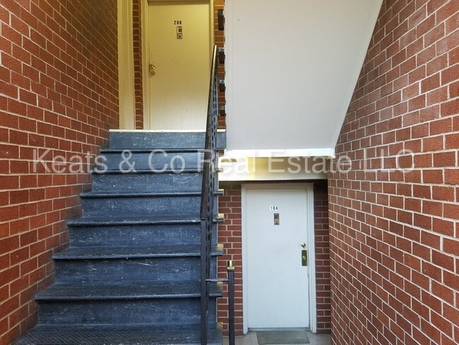 Building Photo - Waverley Studio Apartment Available Now