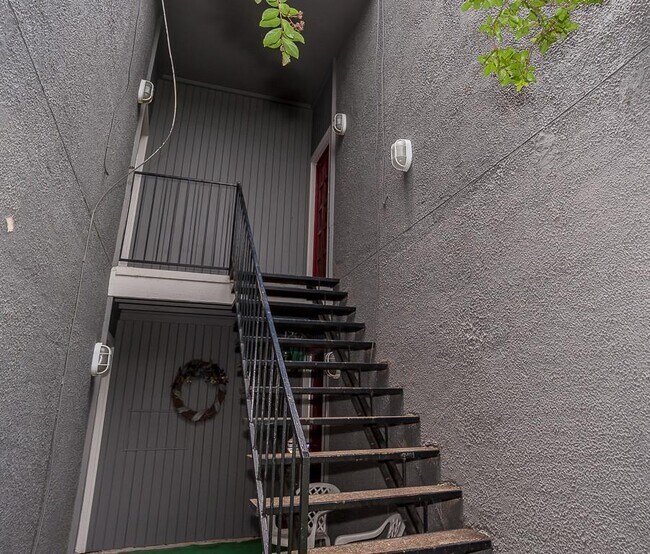 Building Photo - 5105 Skillman St
