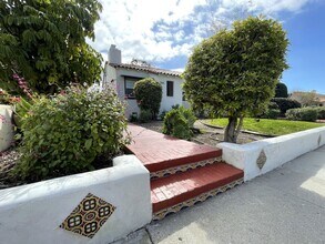 Building Photo - 586 San Clemente St
