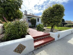 Building Photo - 586 San Clemente St